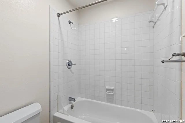 111 CLYDESDALE DR San Marcos, TX 78666