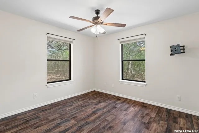 111 CLYDESDALE DR San Marcos, TX 78666
