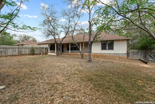 111 CLYDESDALE DR San Marcos, TX 78666