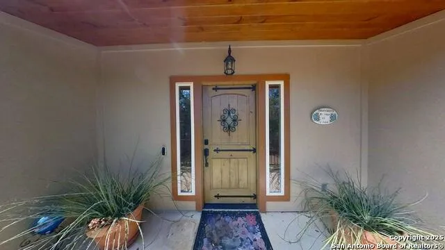 111 CLYDESDALE DR San Marcos, TX 78666