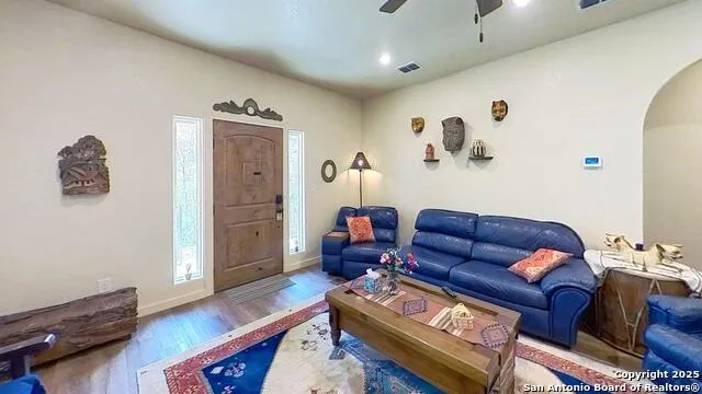 111 CLYDESDALE DR San Marcos, TX 78666