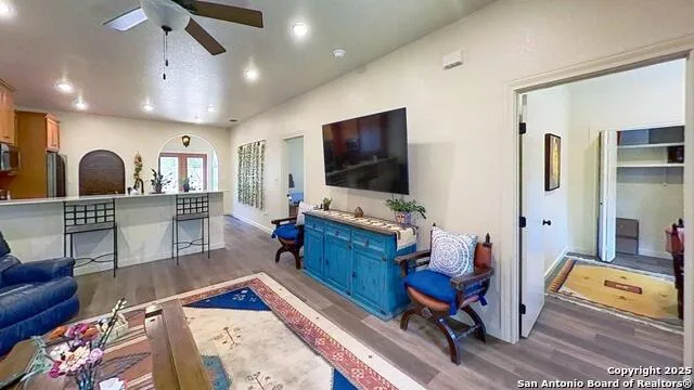 111 CLYDESDALE DR San Marcos, TX 78666
