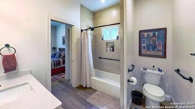 111 CLYDESDALE DR San Marcos, TX 78666
