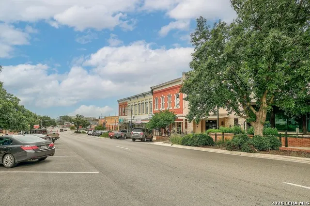 111 CLYDESDALE DR San Marcos, TX 78666