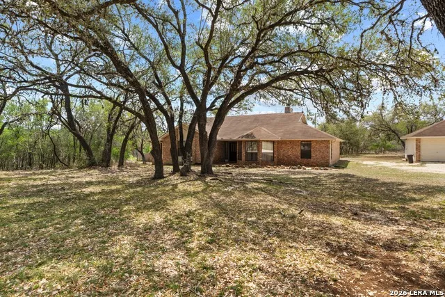 111 CLYDESDALE DR San Marcos, TX 78666