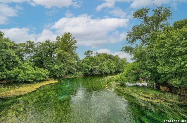 111 CLYDESDALE DR San Marcos, TX 78666