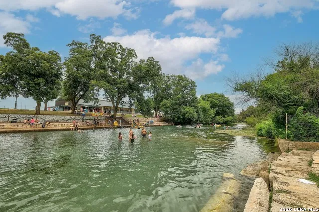 111 CLYDESDALE DR San Marcos, TX 78666