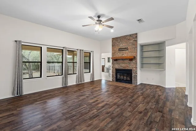 111 CLYDESDALE DR San Marcos, TX 78666