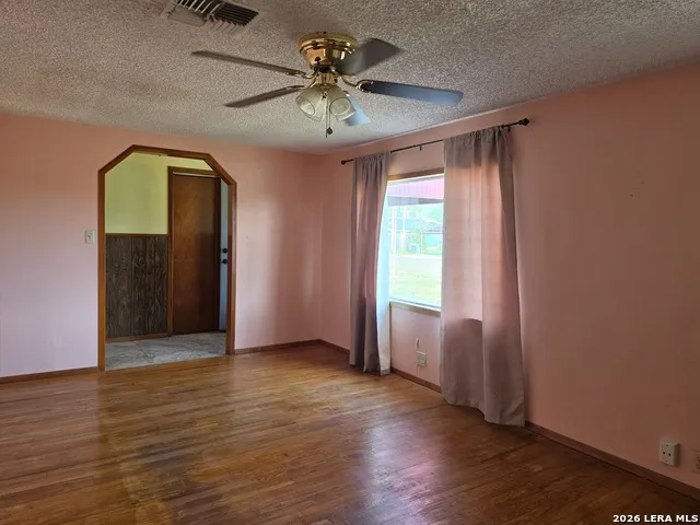 508 Nueces Cotulla, TX 78014
