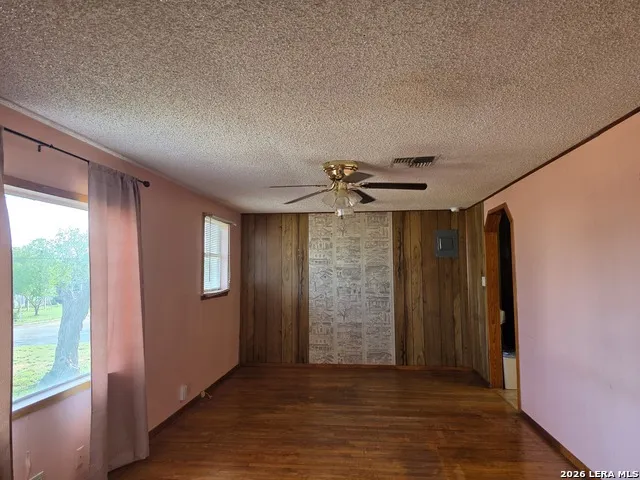 508 Nueces Cotulla, TX 78014