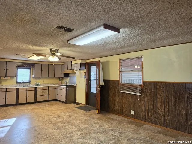 508 Nueces Cotulla, TX 78014