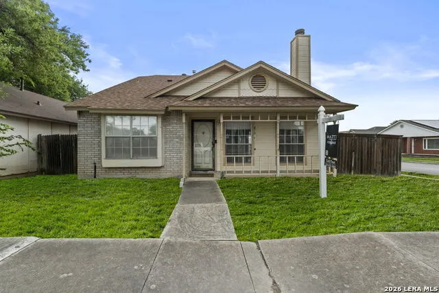 702 GARDEN MEADOW DR Universal City, TX 78148