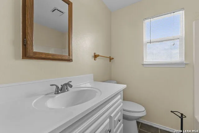 702 GARDEN MEADOW DR Universal City, TX 78148