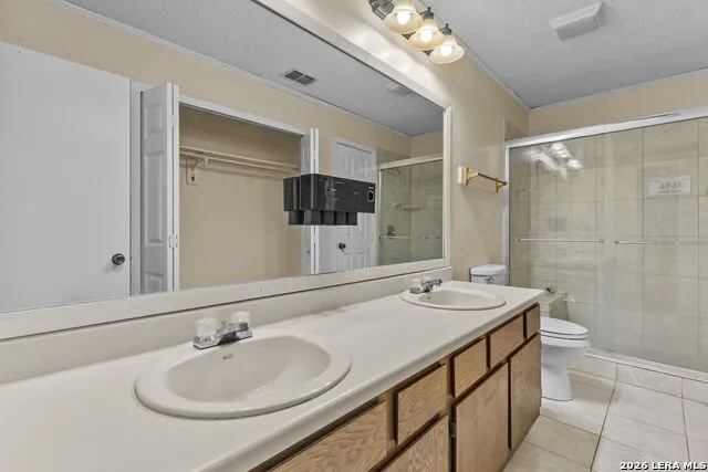 702 GARDEN MEADOW DR Universal City, TX 78148