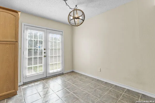 702 GARDEN MEADOW DR Universal City, TX 78148