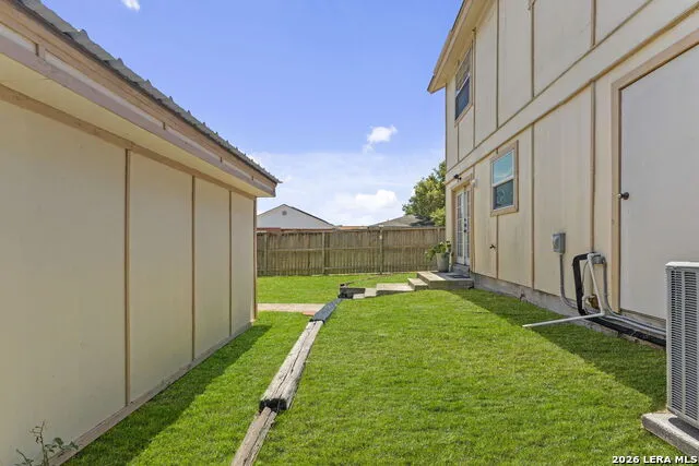 702 GARDEN MEADOW DR Universal City, TX 78148