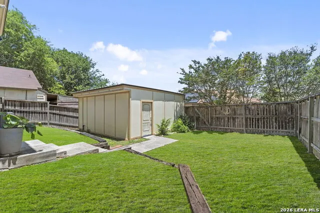 702 GARDEN MEADOW DR Universal City, TX 78148