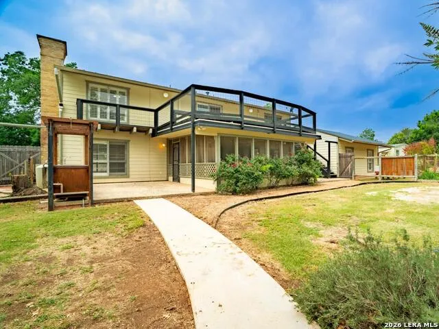 208 FRONT ST Comfort, TX 78013