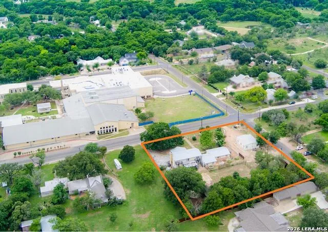 208 FRONT ST Comfort, TX 78013
