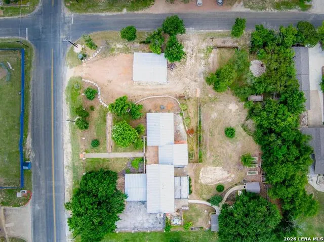 208 FRONT ST Comfort, TX 78013