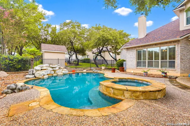 314 Las Tablas Helotes, TX 78023