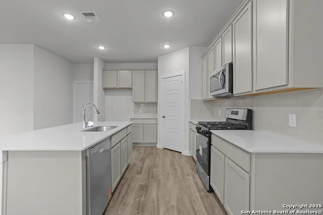 6567 Bufflehead Bend Leon Valley, TX 78238