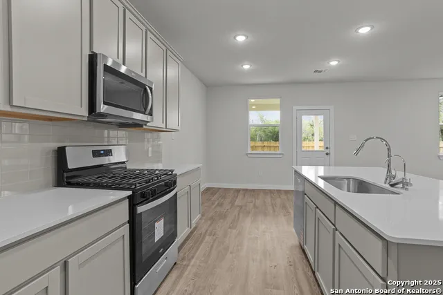6567 Bufflehead Bend Leon Valley, TX 78238