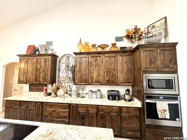 5923 Pioneer Rdg San Antonio, TX 78245