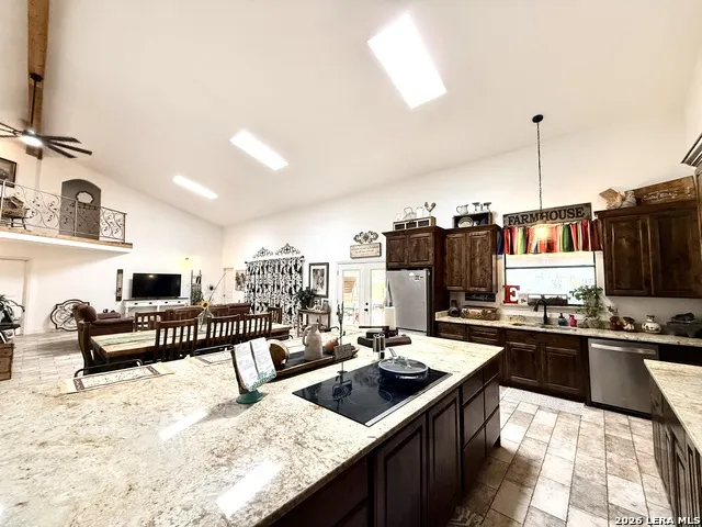 5923 Pioneer Rdg San Antonio, TX 78245