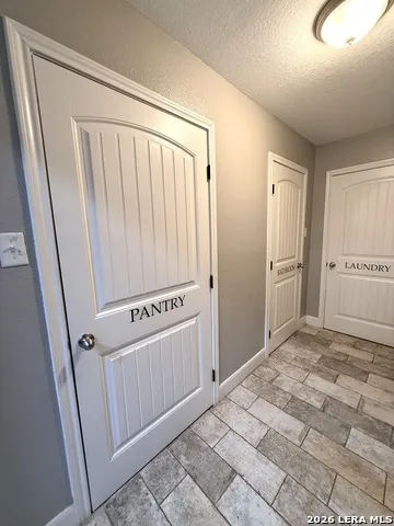 5923 Pioneer Rdg San Antonio, TX 78245