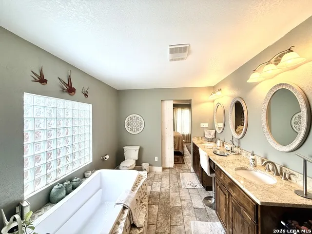 5923 Pioneer Rdg San Antonio, TX 78245