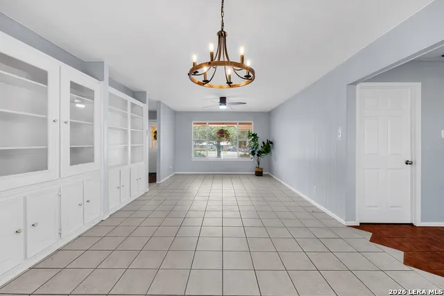 1305 E Colorado Pearsall, TX 78061