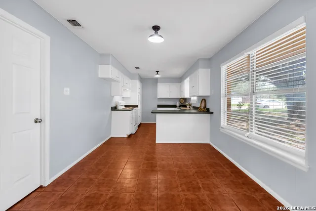 1305 E Colorado Pearsall, TX 78061