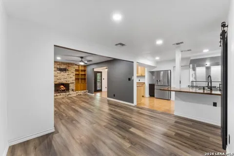 3614 Versailles Dr