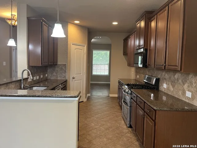 212 OAK CREEK WAY New Braunfels, TX 78130