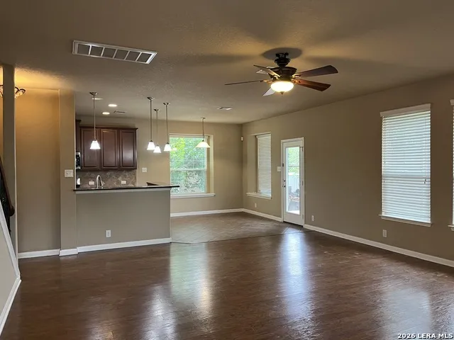 212 OAK CREEK WAY New Braunfels, TX 78130