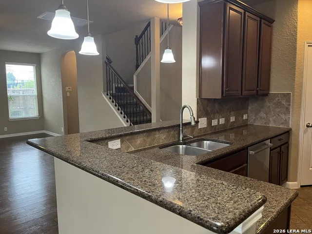 212 OAK CREEK WAY New Braunfels, TX 78130