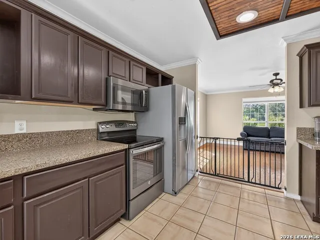 2611 Barton Hill Dr Bulverde, TX 78163
