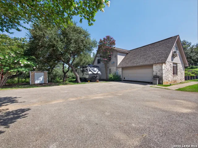 2611 Barton Hill Dr Bulverde, TX 78163