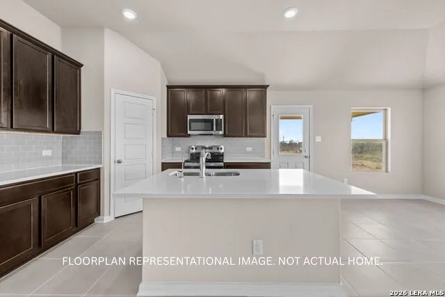 116 PRESCOTT DR Floresville, TX 78114