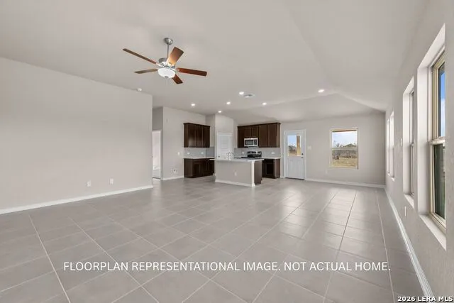 116 PRESCOTT DR Floresville, TX 78114