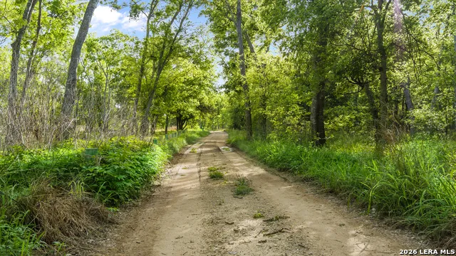 116 PRESCOTT DR Floresville, TX 78114