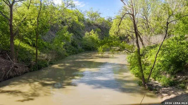 116 PRESCOTT DR Floresville, TX 78114
