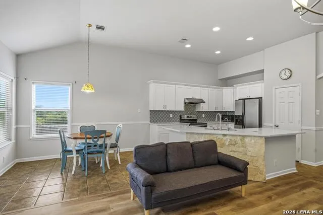 8214 Sabinoso Dr Helotes, TX 78023