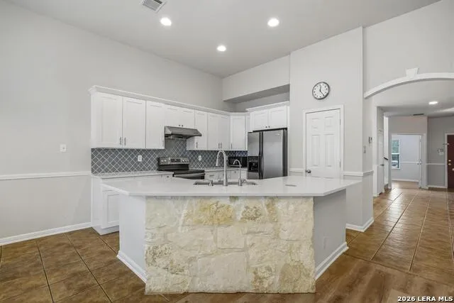 8214 Sabinoso Dr Helotes, TX 78023