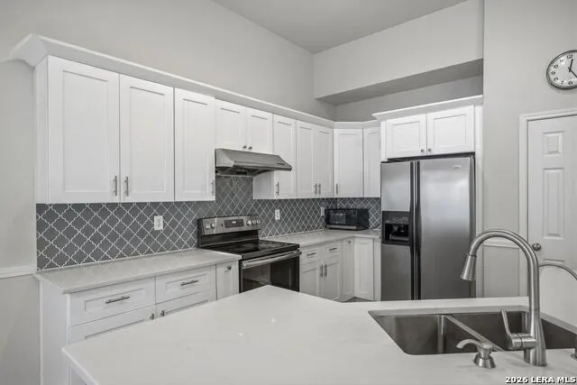 8214 Sabinoso Dr Helotes, TX 78023
