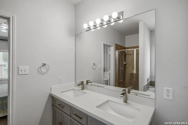 8214 Sabinoso Dr Helotes, TX 78023