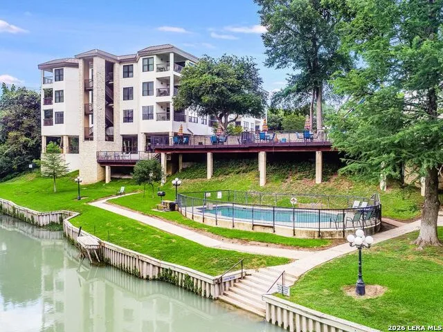 401 W LINCOLN ST #A208 New Braunfels, TX 78130