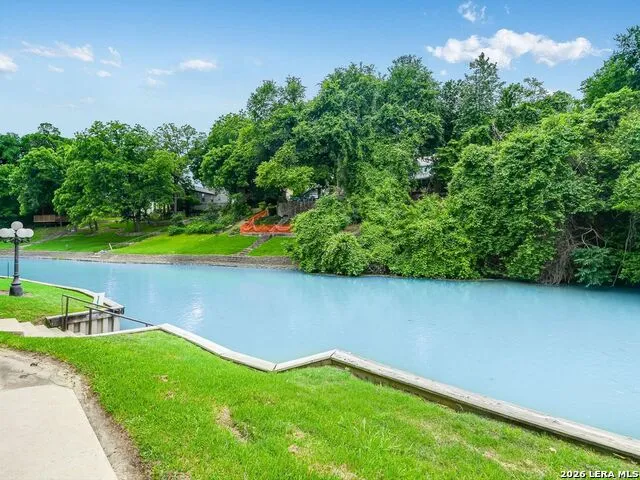 401 W LINCOLN ST #A208 New Braunfels, TX 78130