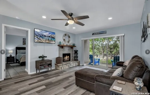 1185 Parkview Drive #APT D24 Canyon Lake, TX 78133
